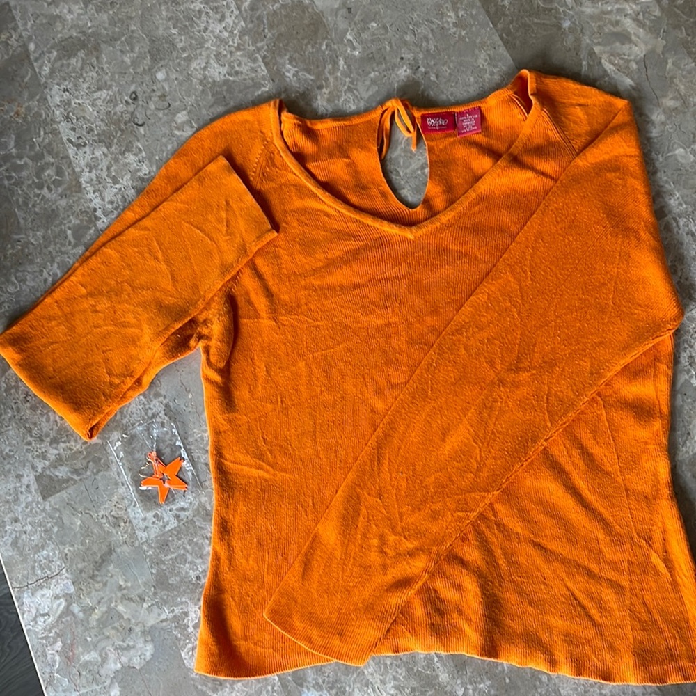 Long sleeve orange cotton shirt with matching earrings